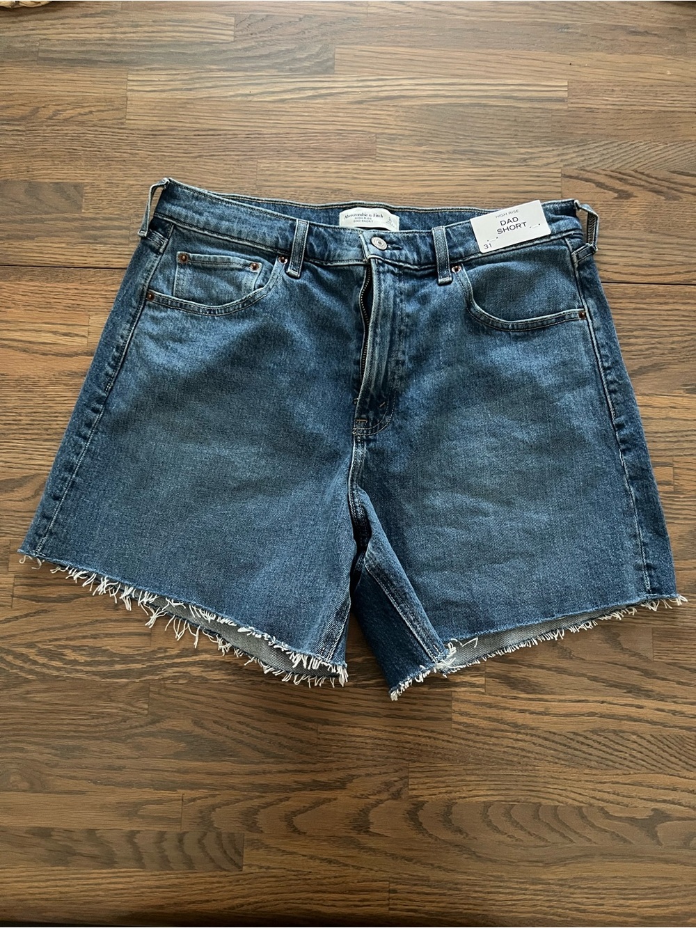 Abercrombie & Fitch High-Rise Dad Shorts 5” inseam - Picture 5 of 10